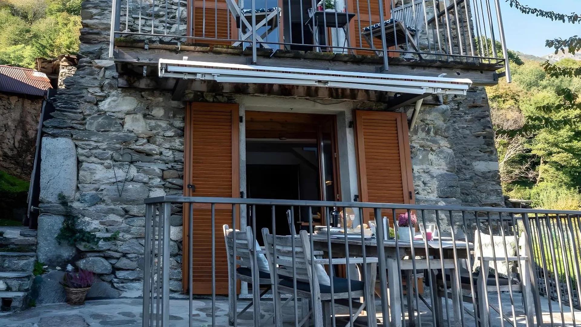 Rustico Casa Bianca Villa Pianello Del Lario Feriehus