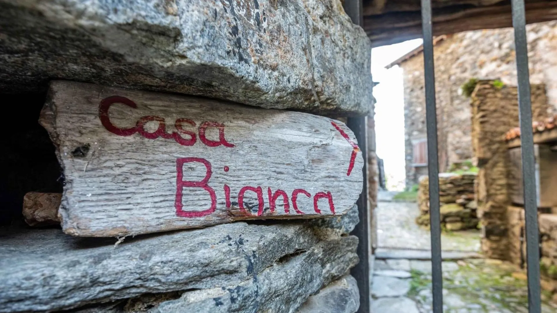 Rustico Casa Bianca Villa Pianello Del Lario 0*,